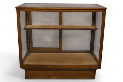 OAK GENERAL STORE SHOWCASE