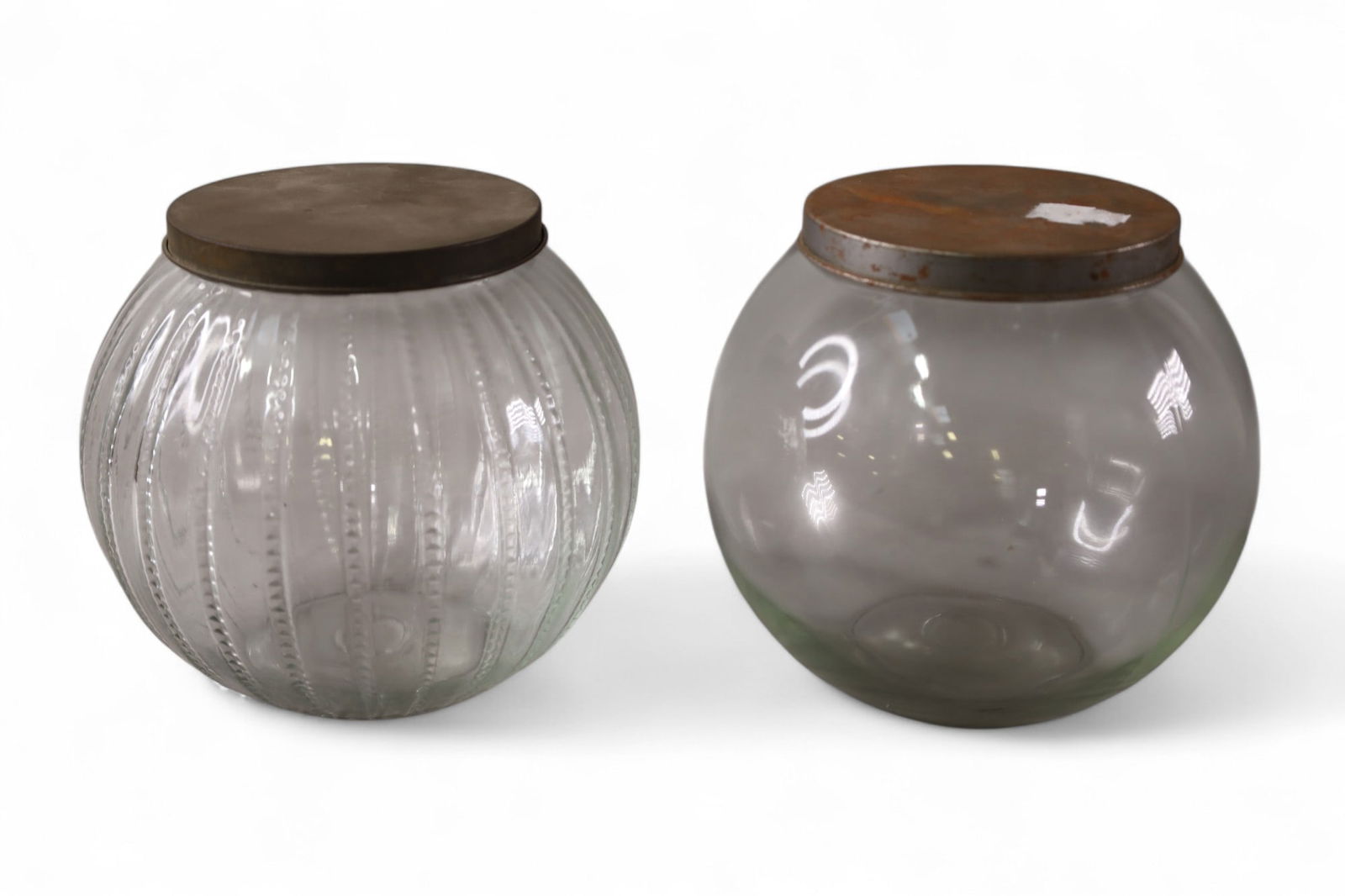 2 VINTAGE COUNTER TOP JARS (1 of 3)