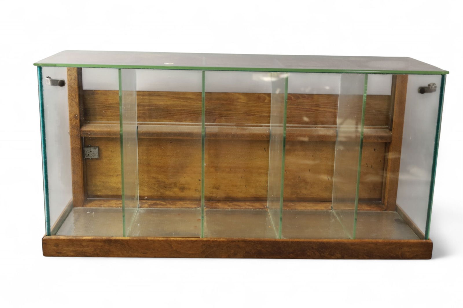 GENERAL STORE SHOWCASE (1 of 2)