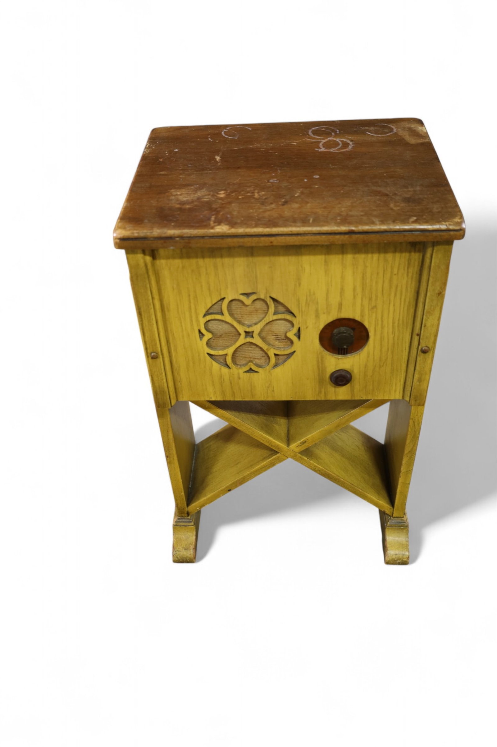 ROMWEBER VIKING OAK NIGHTSTAND RADIO (1 of 4)