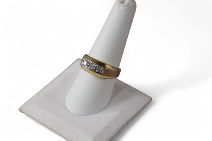 10K & DIAMOND RING
