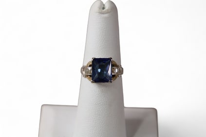 14K GOLD & SAPPHIRE RING