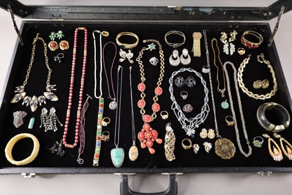 LARGE COLLECTION OF COSTUME JEWELRY