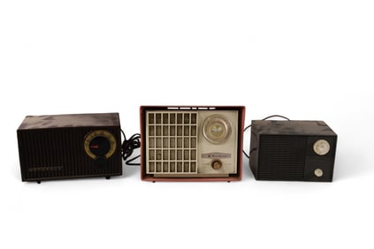 3 TABLE TOP RADIOS