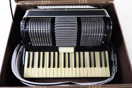 VINTAGE ACCORDIAN