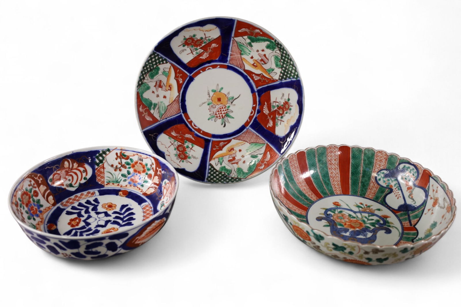 3 PIECES OF CHINESE PORCELAIN: 2 BOWLS & PLATTER, CHINESE PORCELAIN. 10" - 12" DIAM