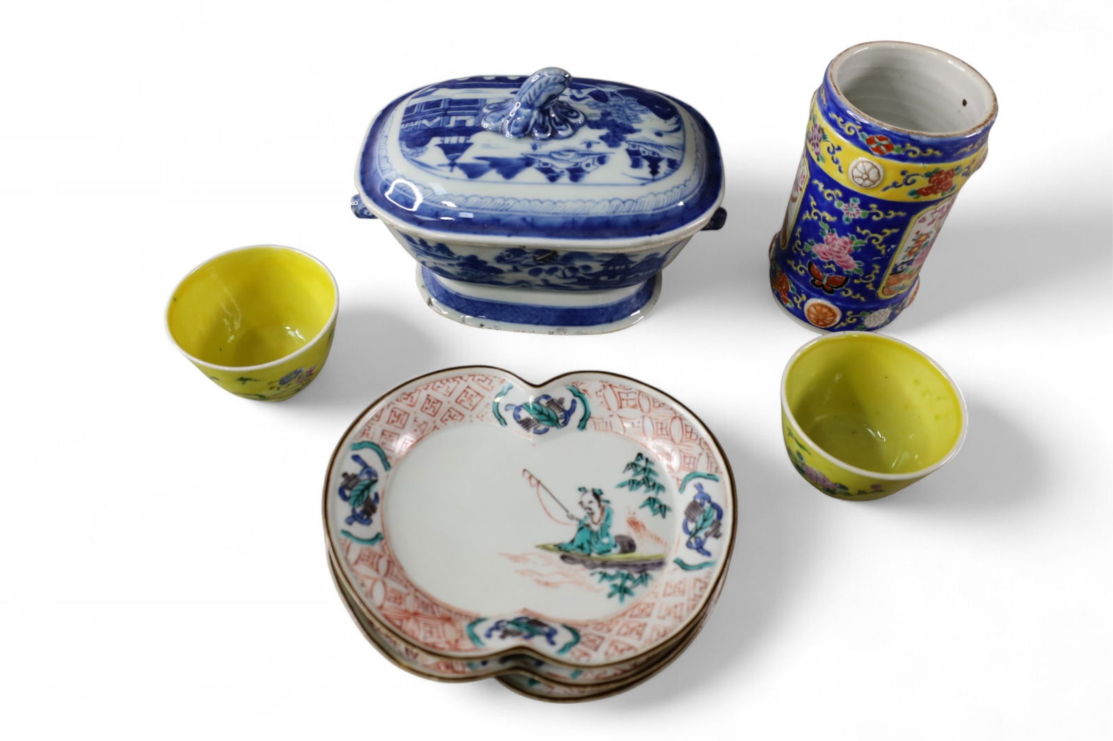 GROUPING OF CHINESE PORCELAIN: SMALL COVERED DISH, 3 PLATES, 2 CUPS, BRUSH POT. REPAIR. 2" - 5" H.