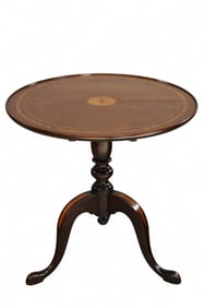 TILT TOP LAMP TABLE
