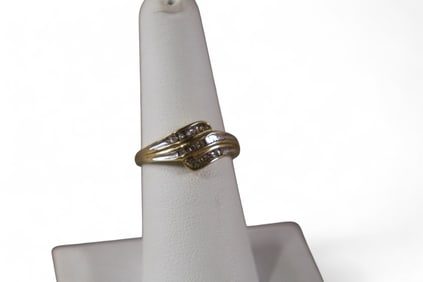 14K GOLD & DIAMOND LADY'S RING