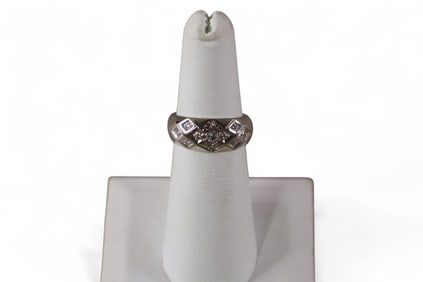 14K GOLD & DIAMOND LADY'S RING