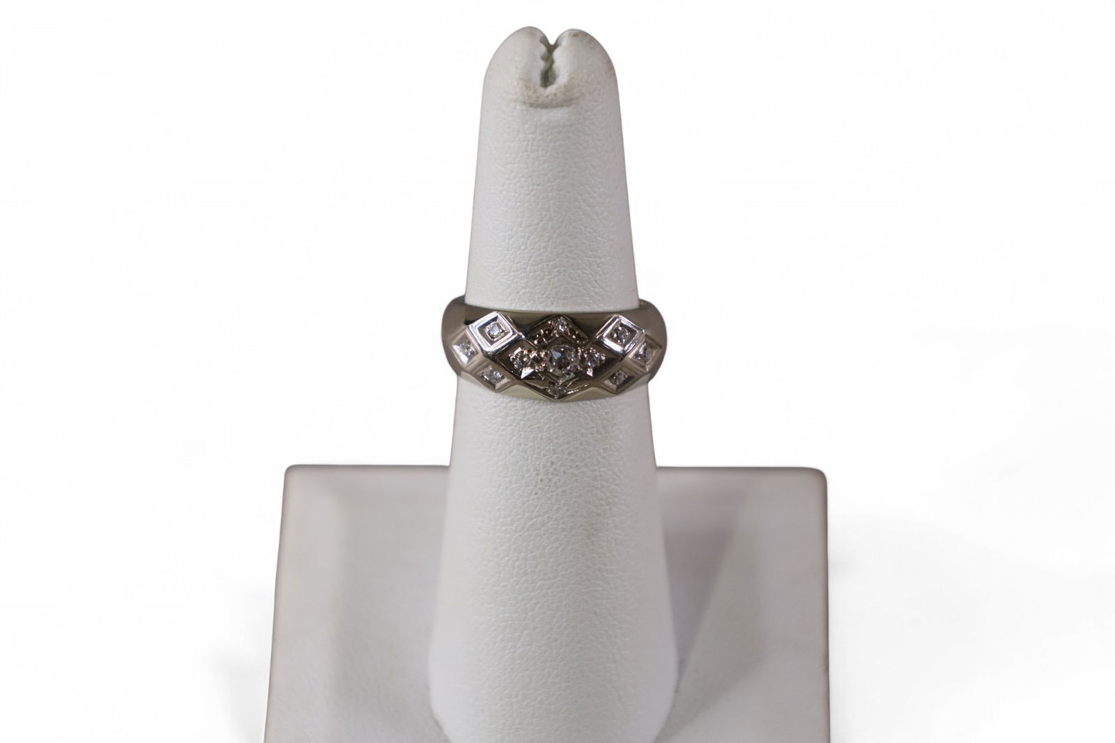 14K GOLD & DIAMOND LADY'S RING (1 of 3)