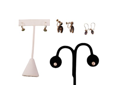 4 PAIRS OF EARRINGS