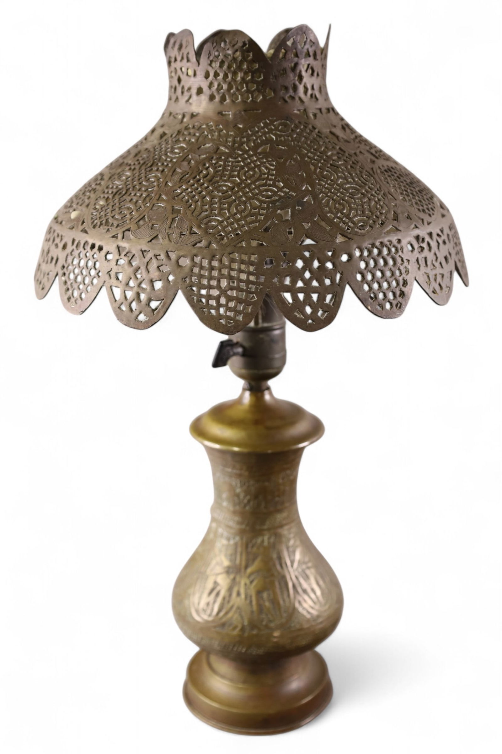 MOROCCAN STYLE BRASS TABLE LAMP (1 of 2)