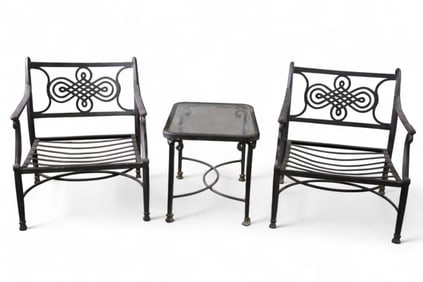 PAIR OF PATIO CHAIRS & TABLE