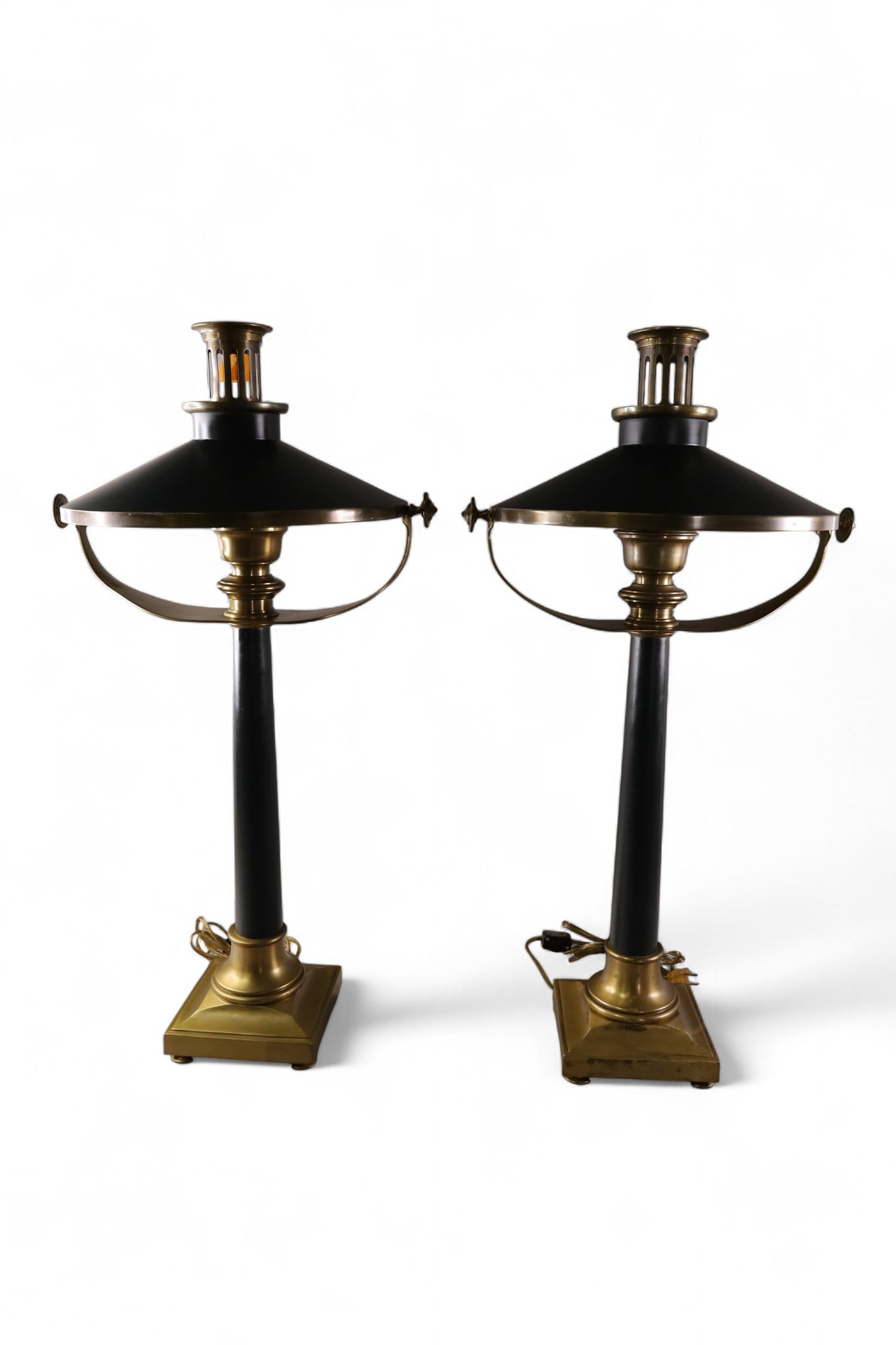 PAIR OF CHAPMAN TABLE LAMPS (1 of 3)