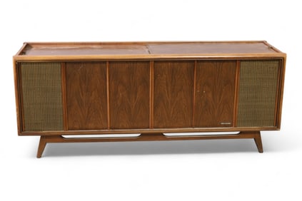 MAGNAVOX STEREO CONSOLE