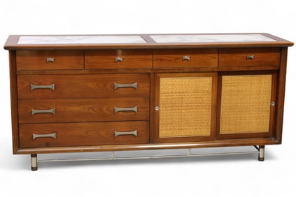 MID CENTURY MODERN DRESSER