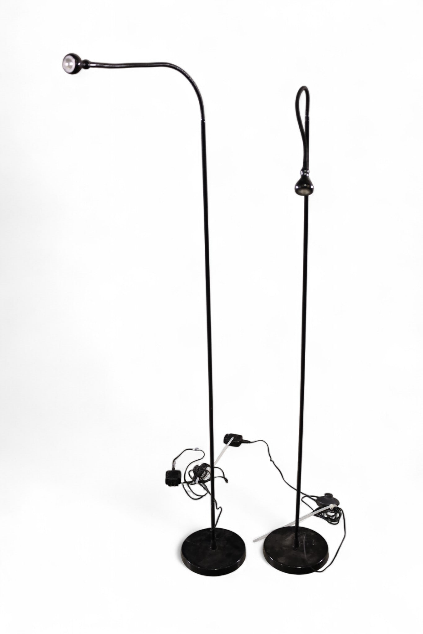 PAIR OF FLOOR LAMPS (1 of 3)