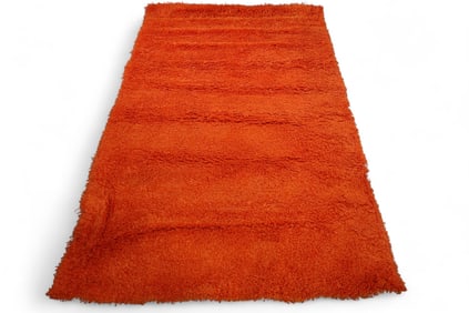 APPROX 5' x 8' WOOL SHAG RUG