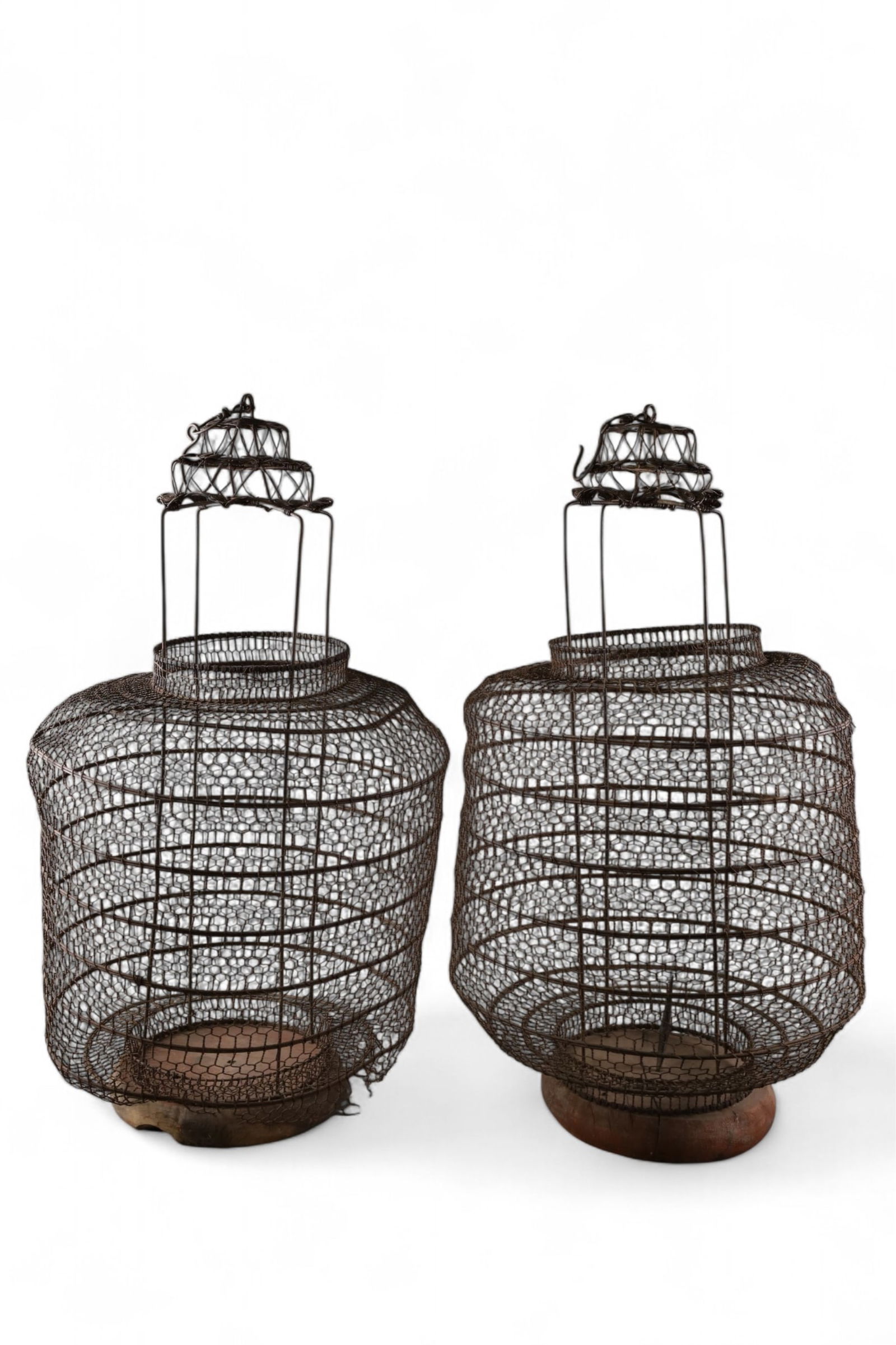 PAIR OF WIRE LANTERNS: PAIR OF LARGE ASIAN WIRE LANTERNS, 28" H. THIS ITEM EXCEEDS SIZE LIMITATIONS FOR IN HOUSE SHIPPING, MUST BE PICKED UP IN HOUSE OR SHIPPED VIA 3rd PARTY GROUND SHIPPER.