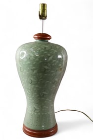 ASIAN STYLE TABLE LAMP