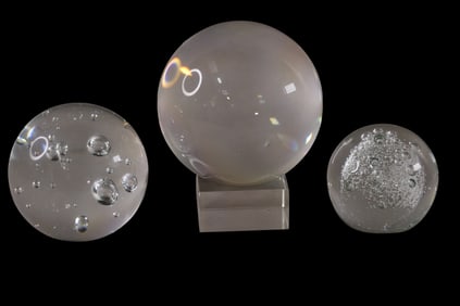 3 CRYSTAL OR GLASS SPHERES