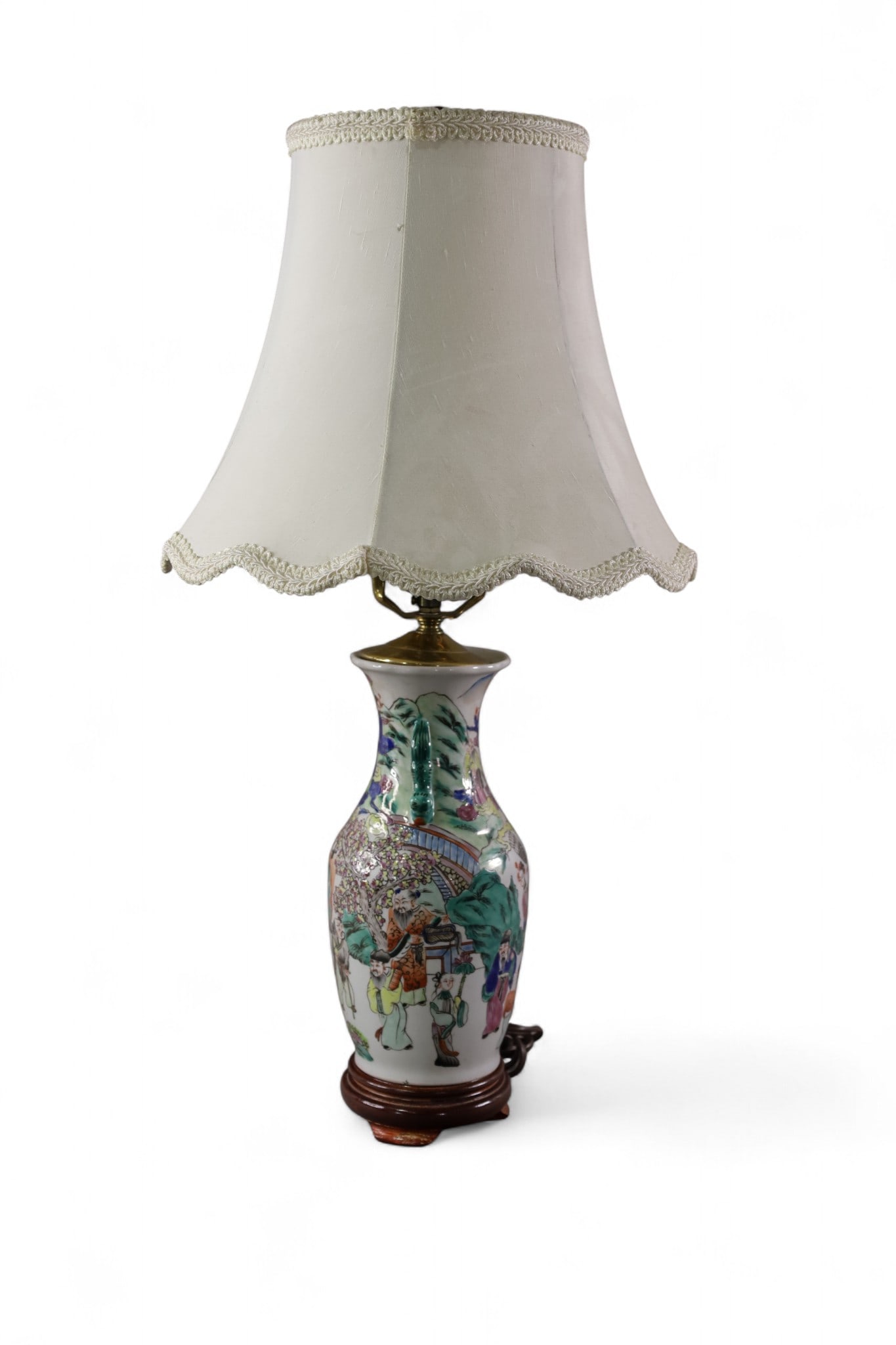 CHINESE PORCELAIN TABLE LAMP: CHINESE PORCELAIN TABLE LAMP, 25" H.