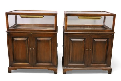 PAIR OF MAHOGANY VITRINES