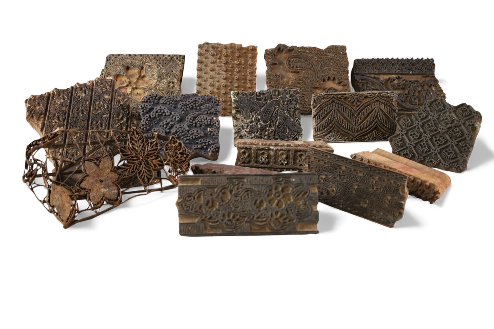 COLLECTION OF ANTIQUE WALL PAPER STAMPS (1 of 4)