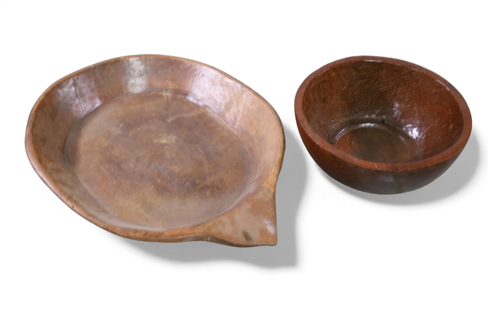 2 LARGE WOODEN BOWLS (1 of 2)
