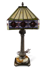 TIFFANY STYLE LAMP
