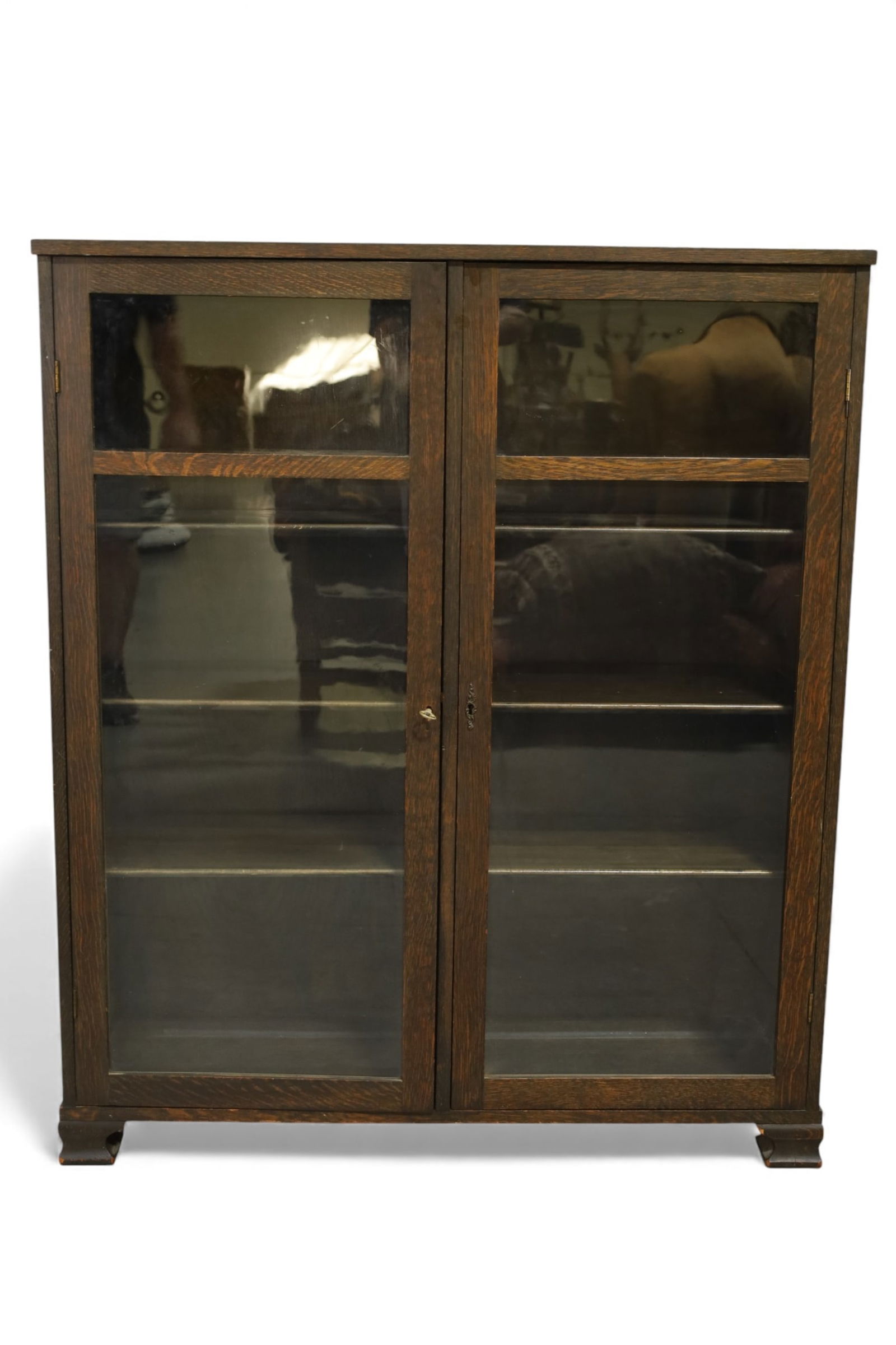 ARTS & CRAFTS STYLE 2 DOOR OAK BOOKCASE (1 of 2)