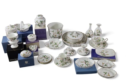 COLLECTION OF WEDGWOOD WILD STRAWBERRY