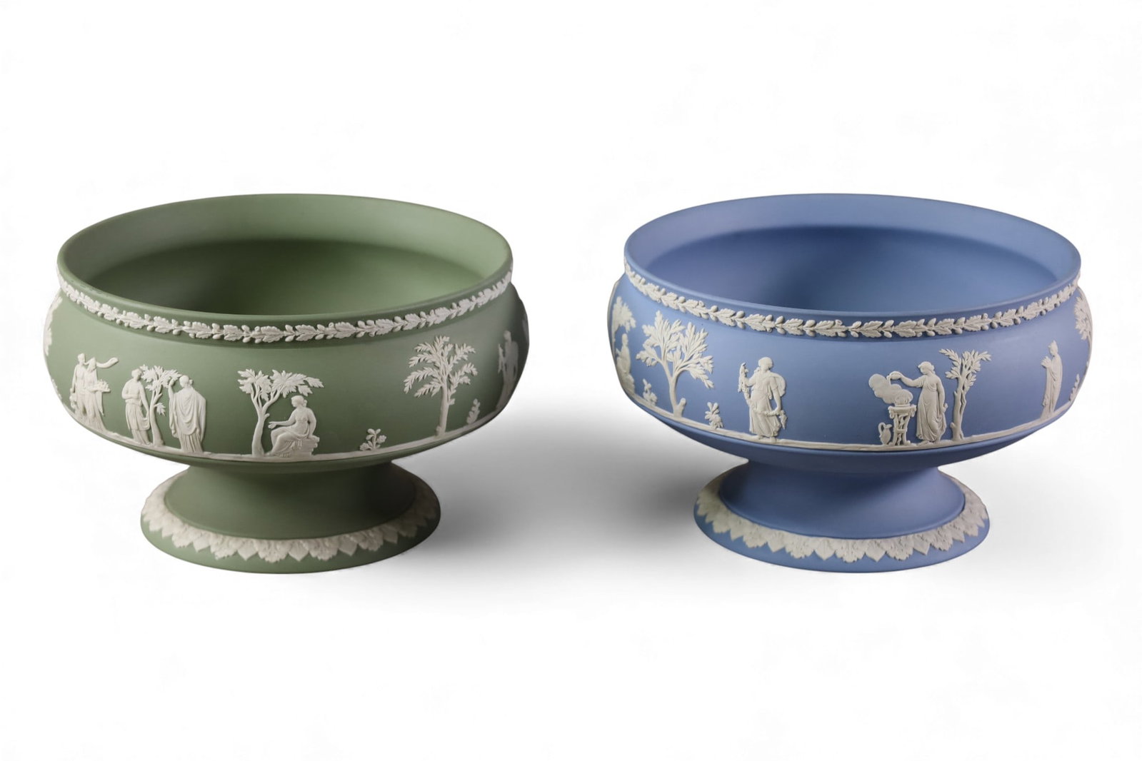 2 WEDGWOOD BOWLS: 2 LARGE FOOTED BOWLS, 8" DIAM