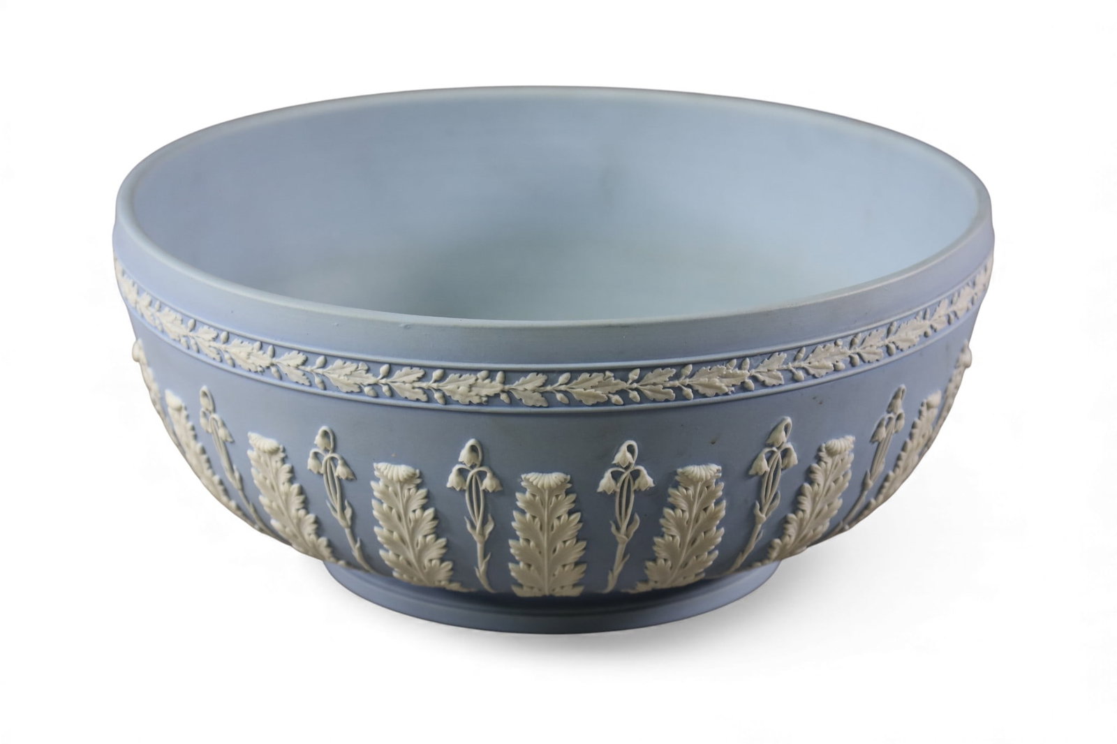 WEDGWOOD CENTER BOWL: LARGE WEDGWOOD CENTER BOWL. 11 1/2" DIAM
