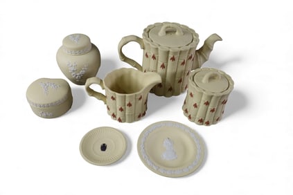 7 PIECES OF WEDGWOOD