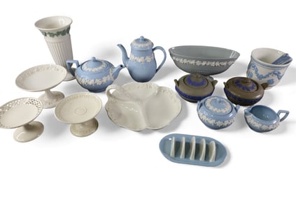 GROUPING OF WEDGWOOD QUEENWARE