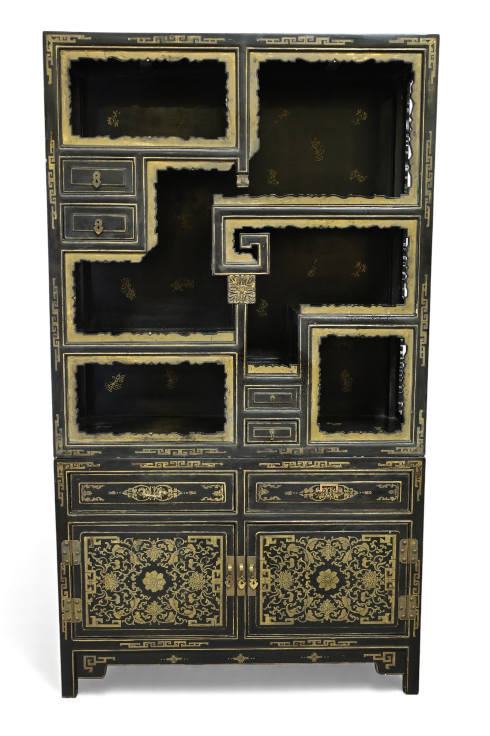 LARGE LACQUERED CHINESE CURIO (1 of 3)