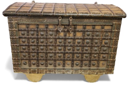 LARGE ANGLO INDIAN TRUNK