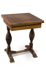 UNUSUAL SMALL OAK DRAWLEAF TABLE