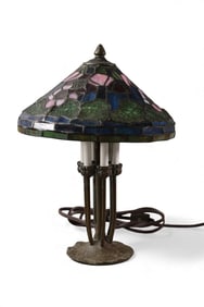 SMALL LEADED GLASS TABLE LAMP
