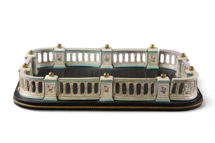 DRESDEN CENTER PIECE