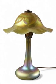 ART GLASS TABLE LAMP