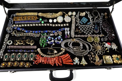 LARGE COLLECTION OF COSTUME JEWELRY