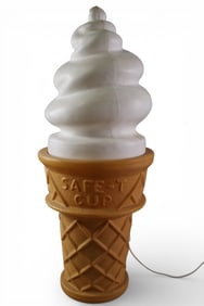 LIGHT UP ICE CREAM CONE