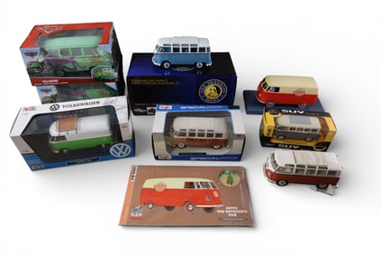 COLLECTION OF DIE CAST VOLKSWAGON BUSSES