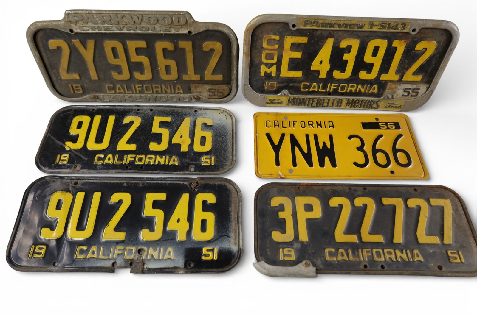 1950'S CALIFORNIA LICENSE PLATES: GROUPING OF 1950'S CALIFORNIA LICENSE PLATES INCLUDING PAIR OF 1951.