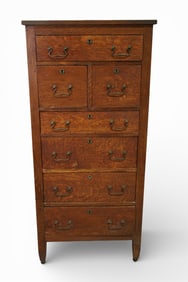 1900'S AM. OAK TALL CHEST