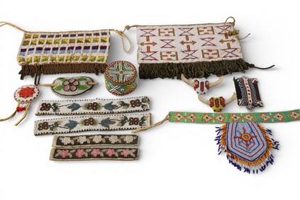 COLLECTION OF NATIVE AMERICAN BEADWORK