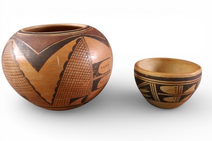 2 PCS OF NATIVE AMERICAN POTTERY
